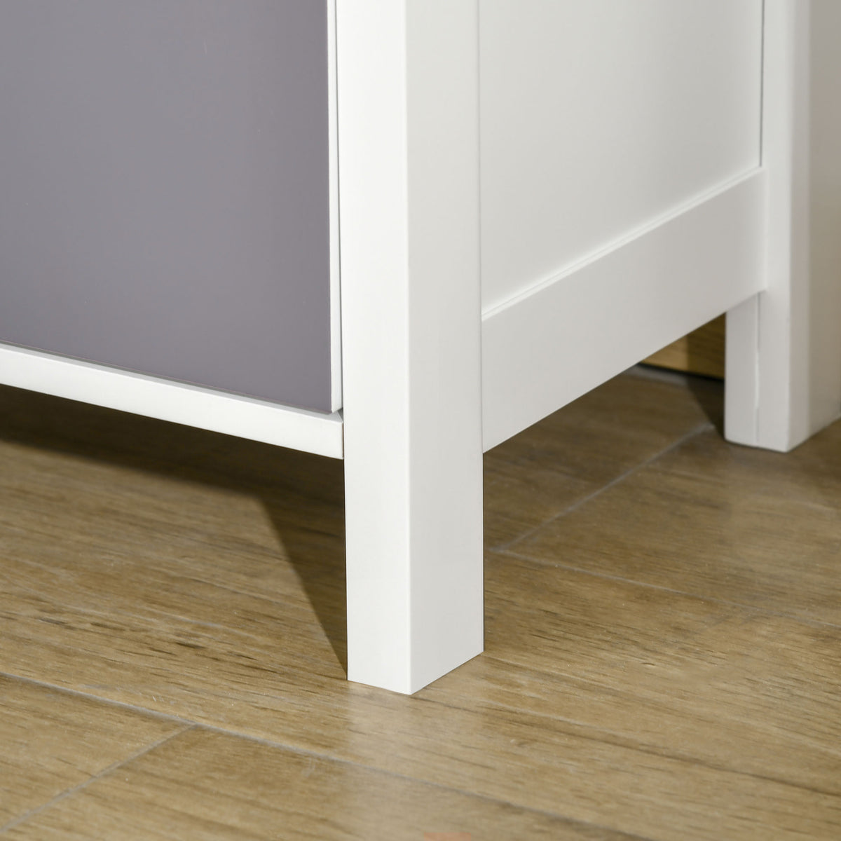 Kommode Aufbewahrungsschrank mit 5 bunten Schubladen und Muschelgriffen aus Metall, MDF – Maße 45L x 30B x 95,4H cm